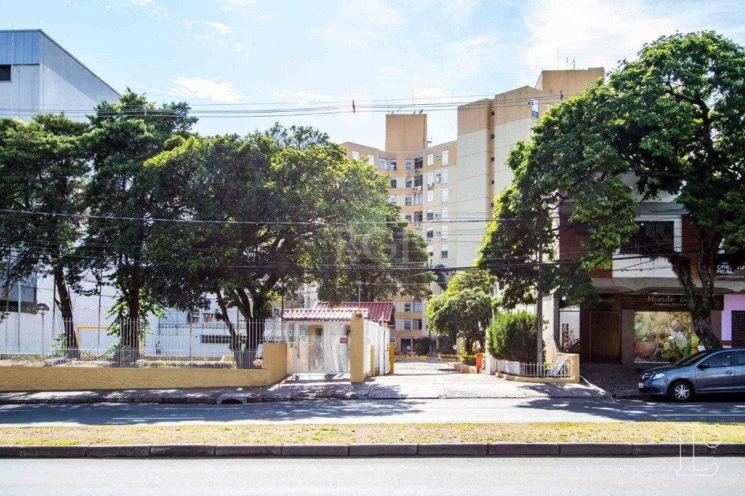 Apartamento com 63m², 2 dormitórios no bairro Tristeza em Porto Alegre para Comprar