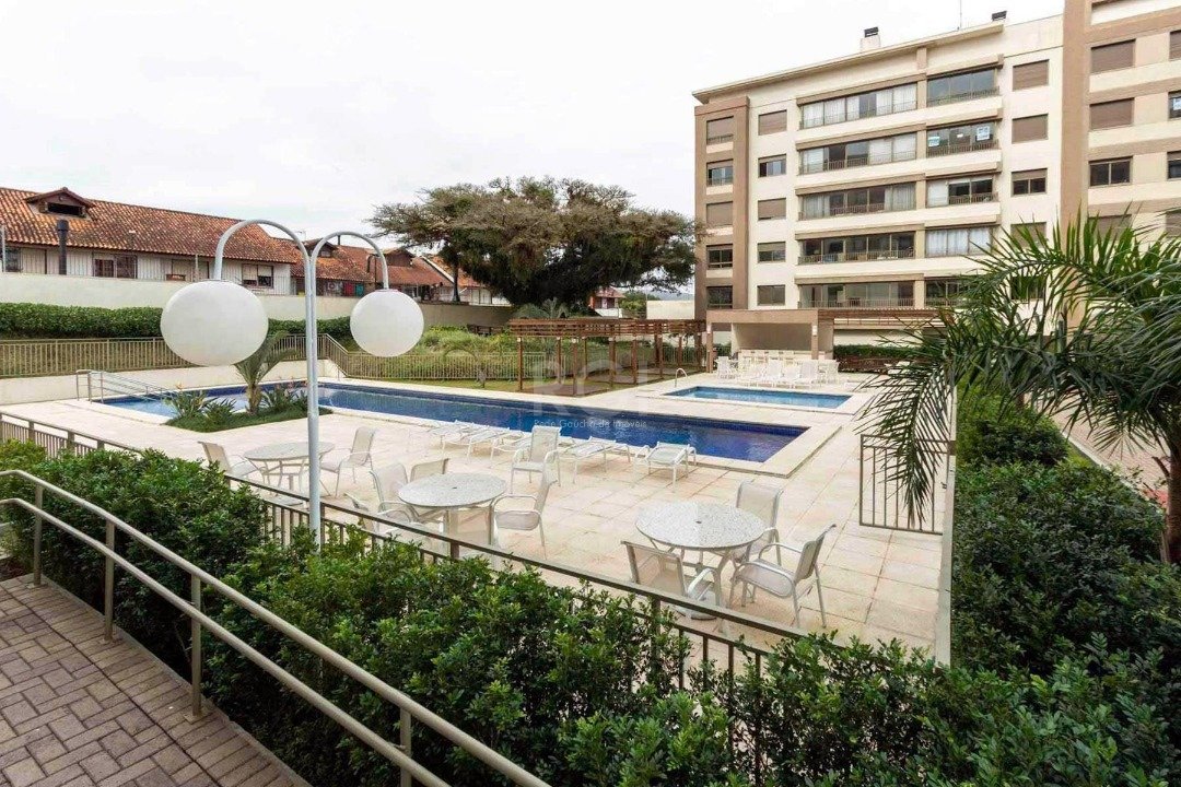 Apartamento com 89m², 3 dormitórios, 1 suíte, 1 vaga no bairro Cavalhada em Porto Alegre para Comprar