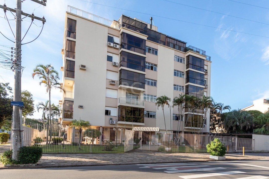 Apartamento com 107m², 3 dormitórios, 1 suíte, 1 vaga no bairro Cristal em Porto Alegre para Comprar