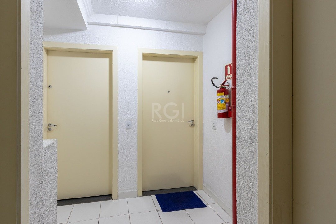 Apartamento à venda com 3 quartos, 71m² - Foto 2