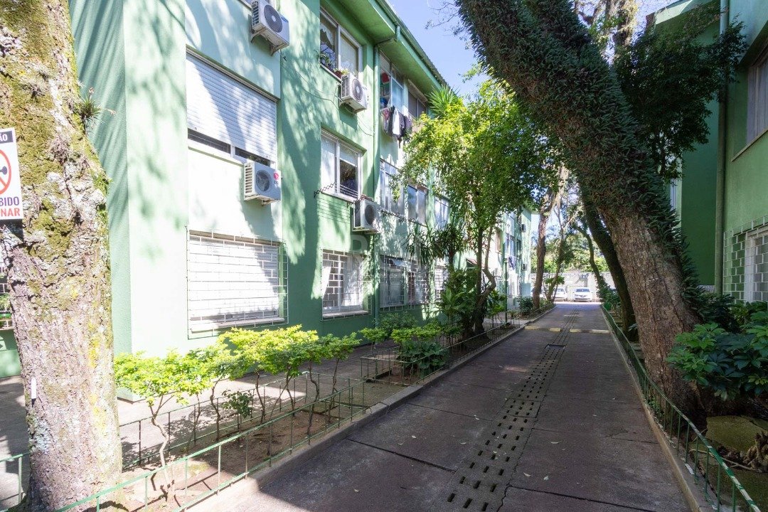 Apartamento com 45m², 1 dormitório, 1 vaga no bairro Camaquã em Porto Alegre para Comprar