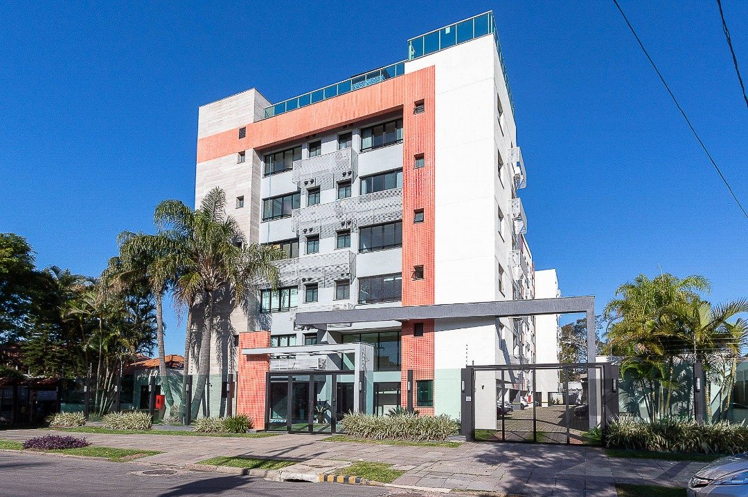 Apartamento com 53m², 2 dormitórios, 1 suíte, 1 vaga no bairro Cristal em Porto Alegre para Comprar