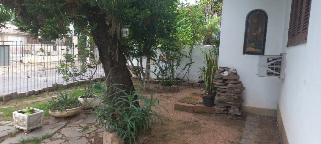 Casa à venda com 3 quartos, 100m² - Foto 2