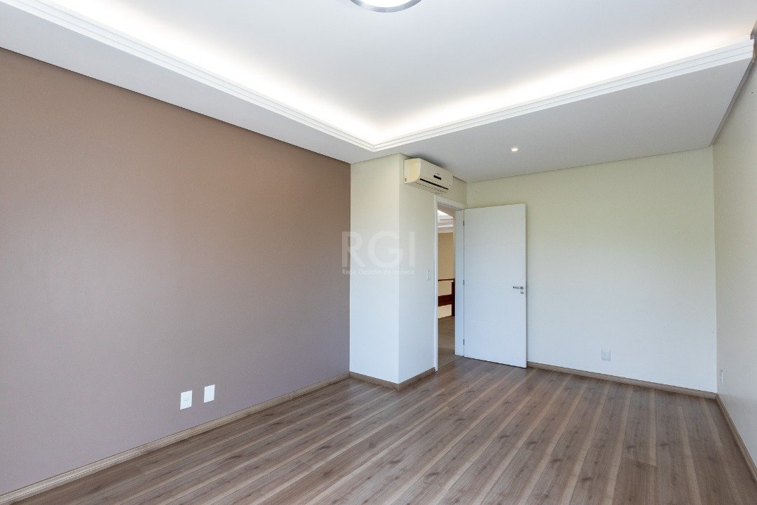 Casa de Condomínio à venda com 3 quartos, 330m² - Foto 31