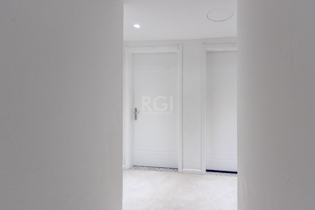 Apartamento à venda com 2 quartos, 64m² - Foto 2