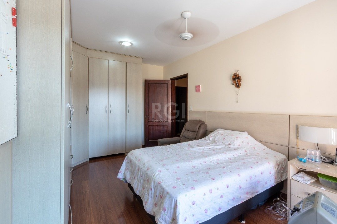 Casa à venda com 4 quartos, 200m² - Foto 21