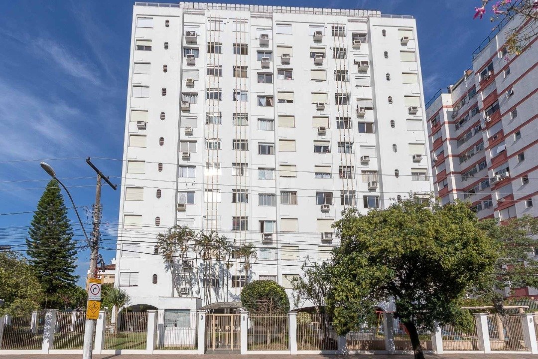 Apartamento com 61m², 2 dormitórios, 1 vaga no bairro Cristal em Porto Alegre para Comprar