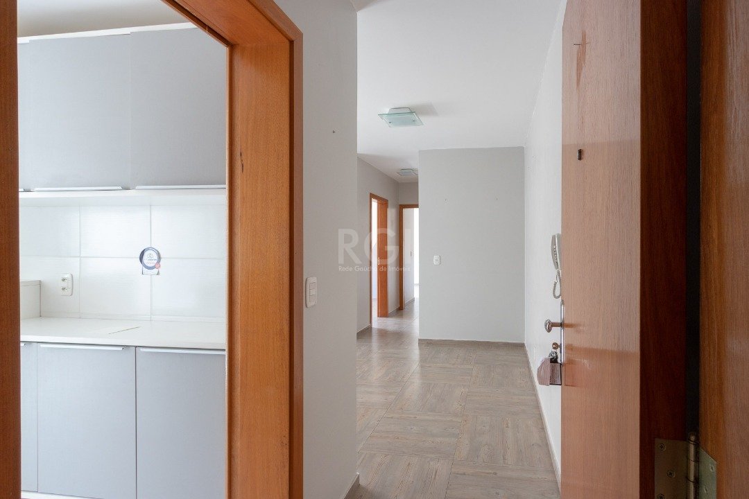 Apartamento à venda com 2 quartos, 67m² - Foto 2