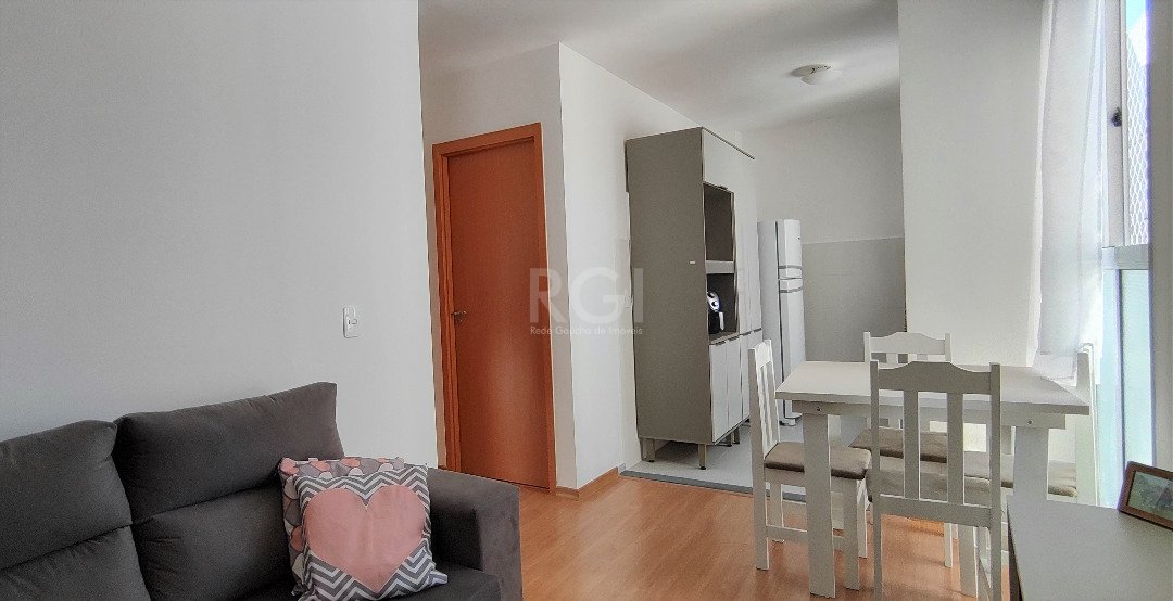 Apartamento com 40m², 2 dormitórios, 1 vaga no bairro Restinga em Porto Alegre para Comprar