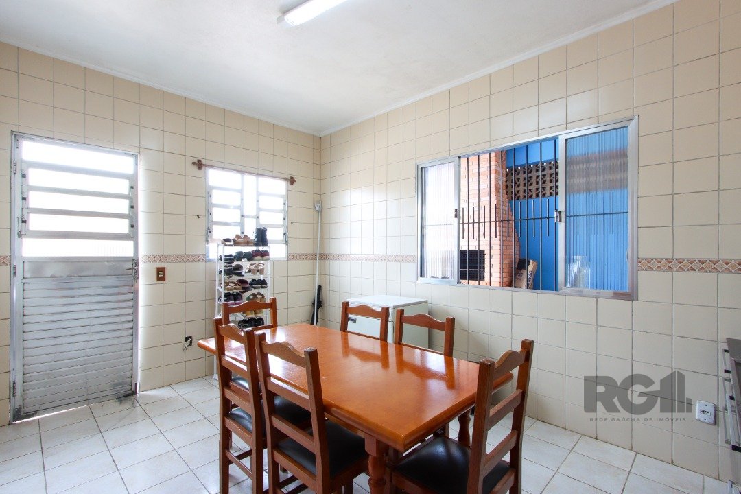 Casa à venda com 3 quartos, 220m² - Foto 18