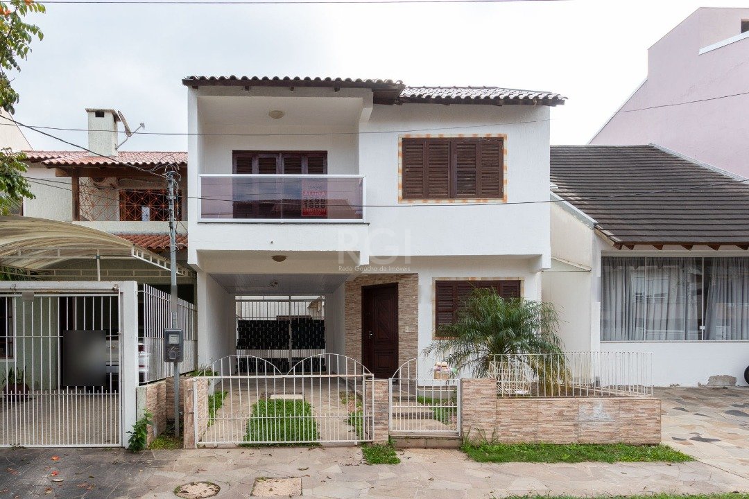 Casa à venda com 3 quartos, 184m² - Foto 1