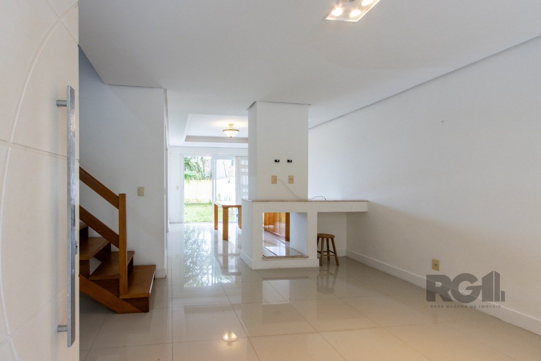 Casa para alugar com 3 quartos, 180m² - Foto 3