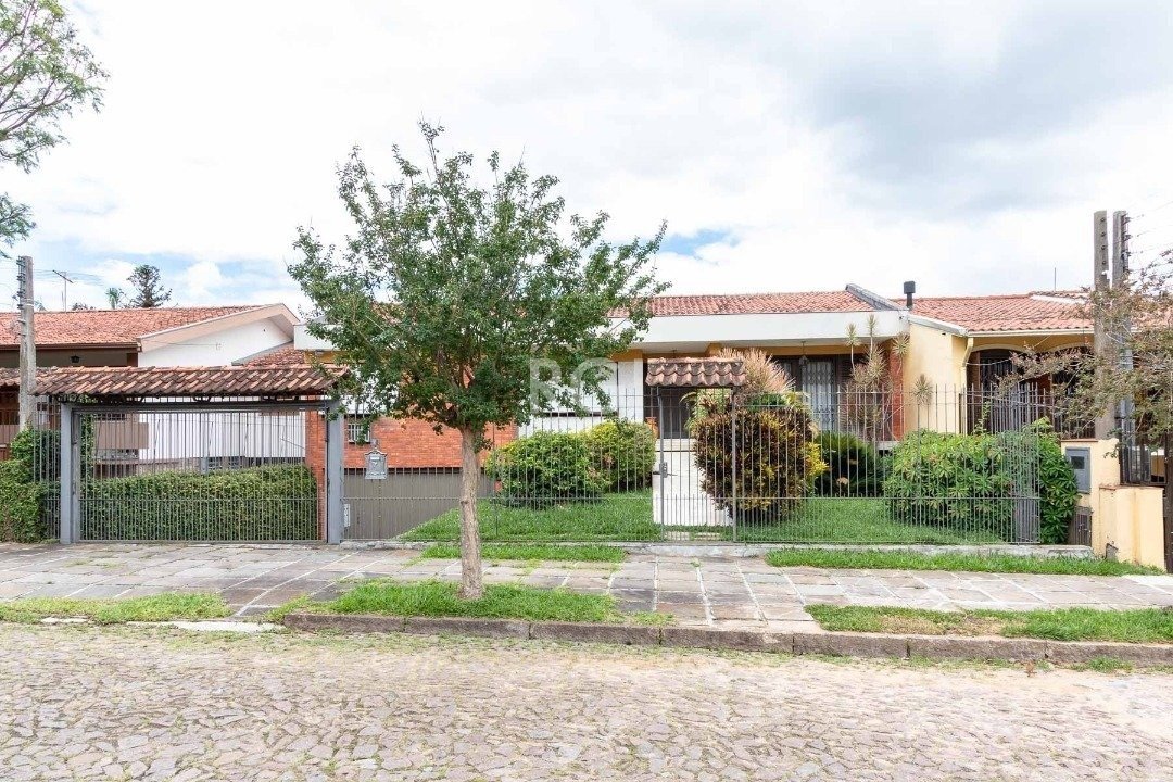 Casa à venda com 4 quartos, 350m² - Foto 4