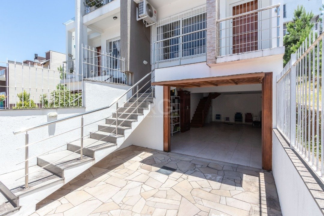 Casa à venda com 3 quartos, 251m² - Foto 3