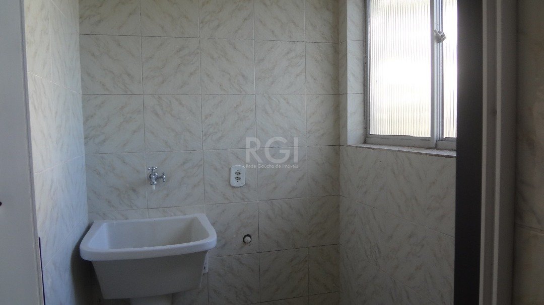 Apartamento à venda com 2 quartos, 64m² - Foto 2