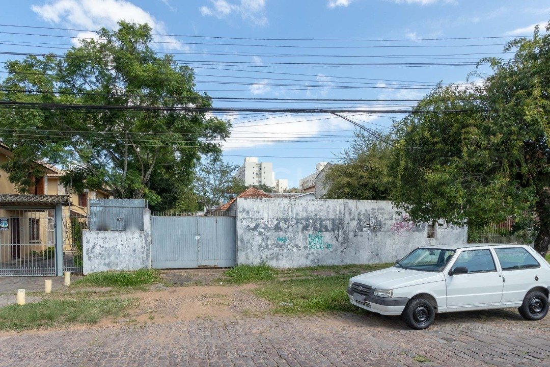 Terreno com 1.925m² no bairro Tristeza em Porto Alegre para Comprar