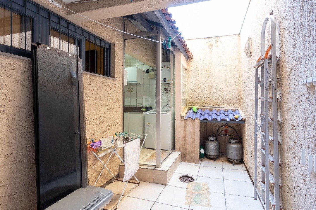 Casa de Condomínio à venda com 3 quartos, 196m² - Foto 13