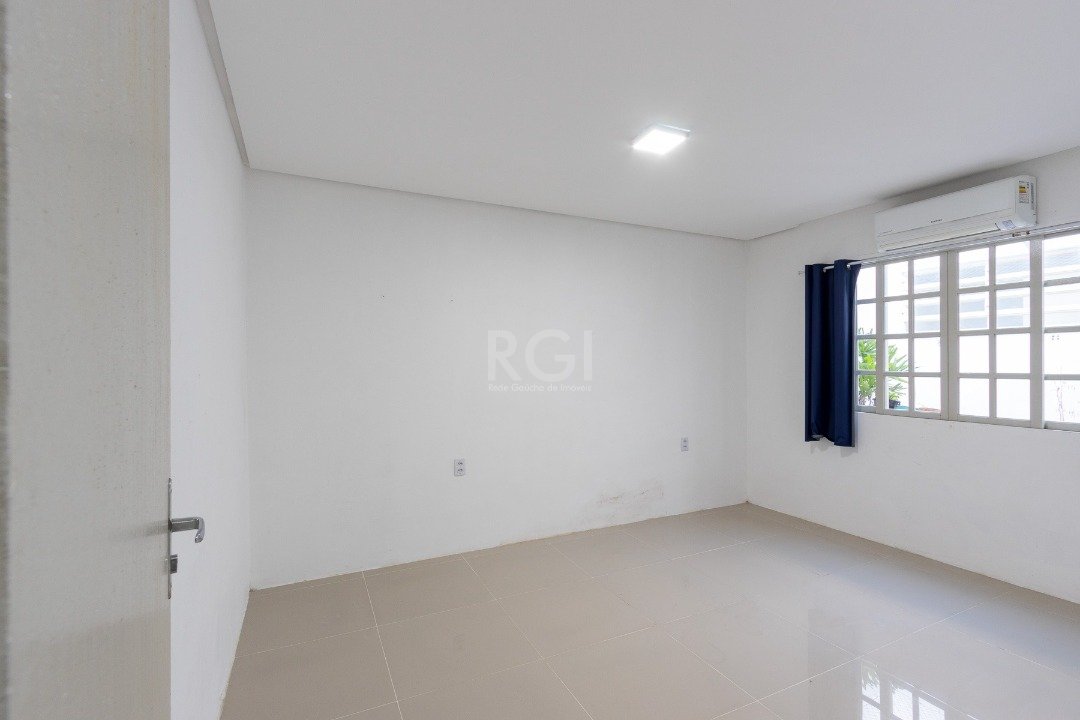 Casa à venda com 3 quartos, 230m² - Foto 17