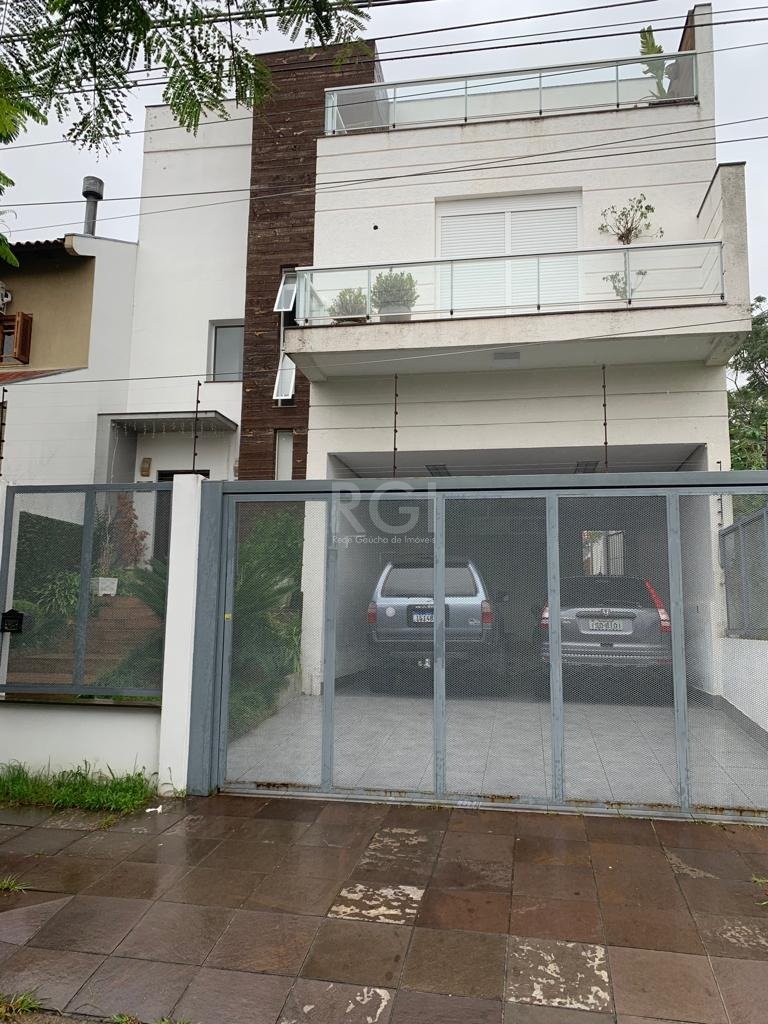 Casa à venda com 3 quartos, 300m² - Foto 1