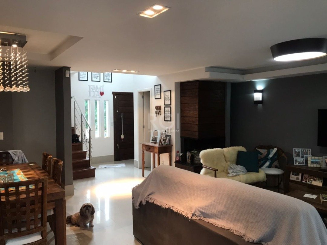 Casa à venda com 3 quartos, 300m² - Foto 4