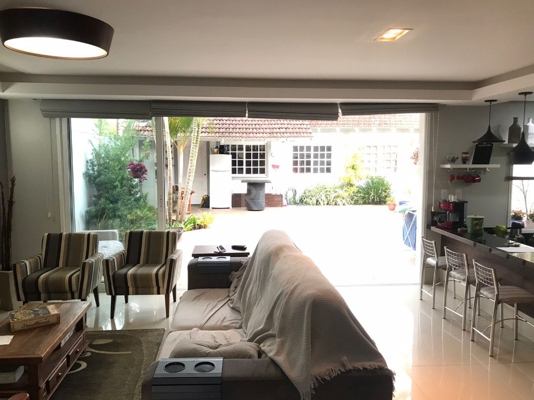 Casa à venda com 3 quartos, 300m² - Foto 50