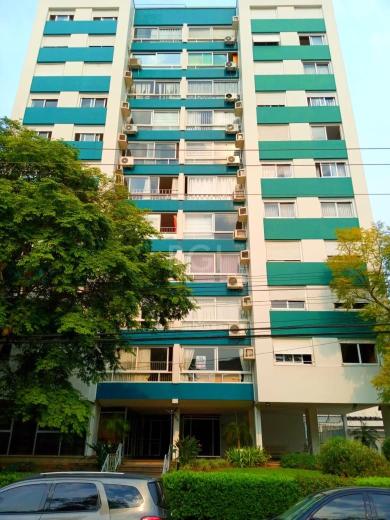 Apartamento com 122m², 3 dormitórios, 1 suíte, 1 vaga no bairro Santana em Porto Alegre para Comprar