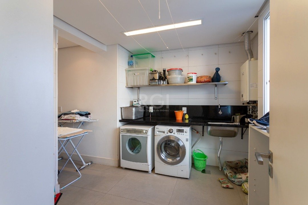 Apartamento à venda com 3 quartos, 237m² - Foto 19