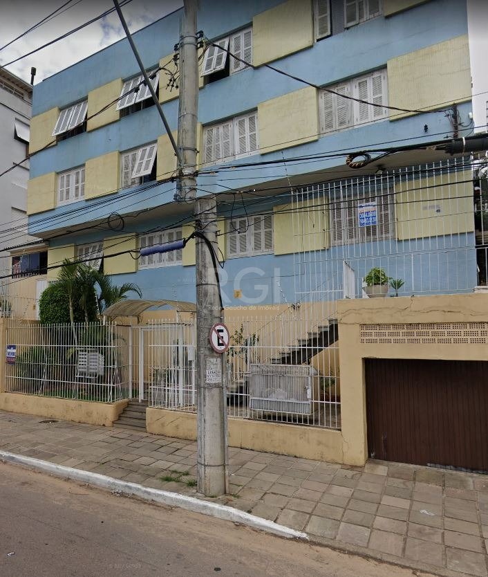 Apartamento com 87m², 3 dormitórios, 2 vagas no bairro Medianeira em Porto Alegre para Comprar