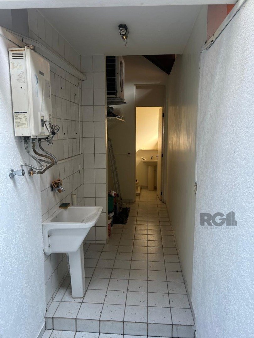 Casa de Condomínio para alugar com 4 quartos, 302m² - Foto 29