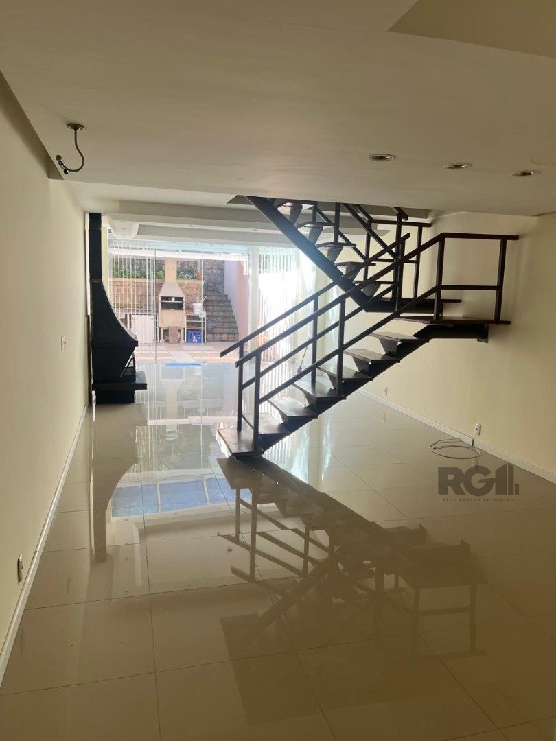 Casa de Condomínio para alugar com 4 quartos, 302m² - Foto 4