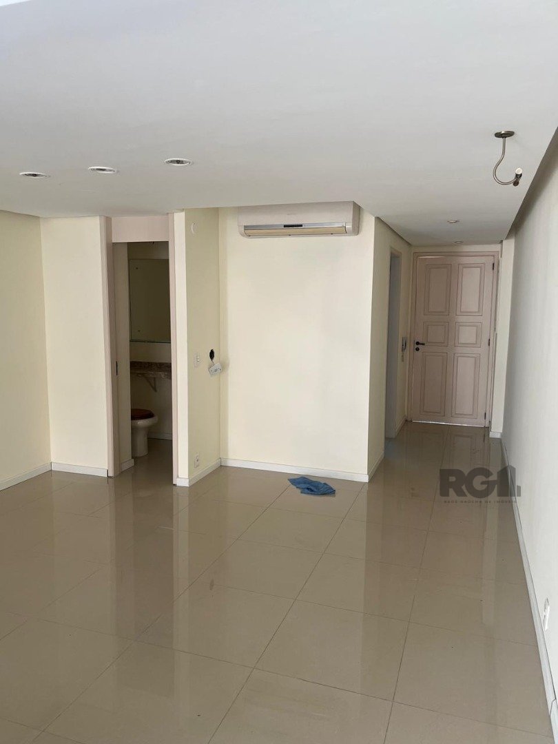 Casa de Condomínio para alugar com 4 quartos, 302m² - Foto 5