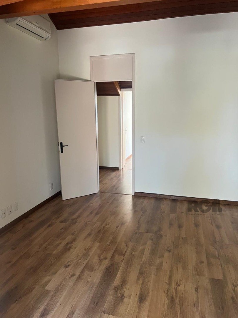 Casa de Condomínio para alugar com 4 quartos, 302m² - Foto 17