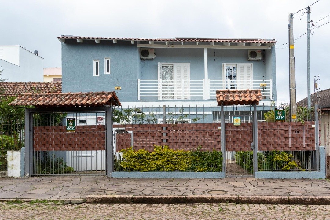 Casa à venda com 4 quartos, 244m² - Foto 2