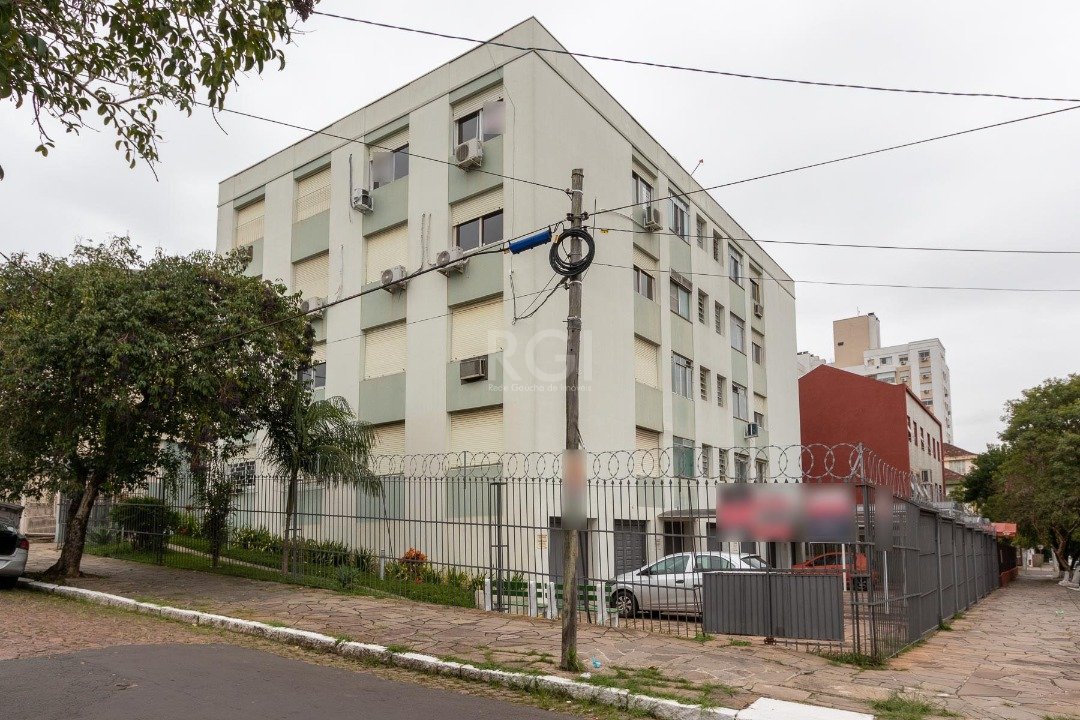Apartamento com 70m², 2 dormitórios no bairro São Sebastião em Porto Alegre para Comprar