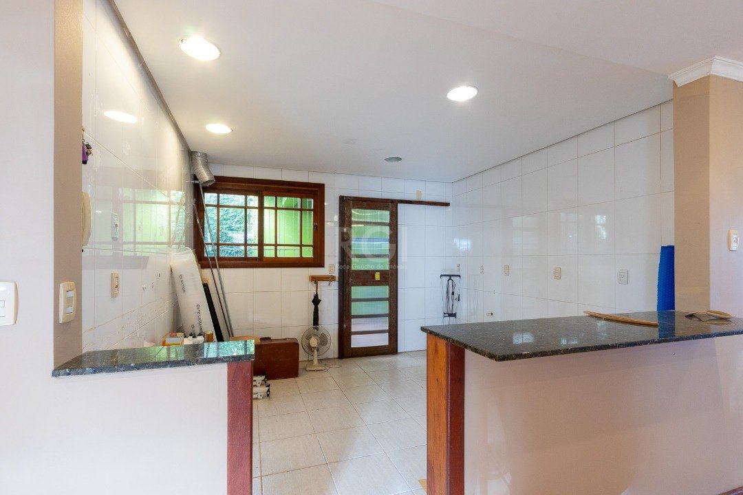 Casa à venda com 3 quartos, 230m² - Foto 9