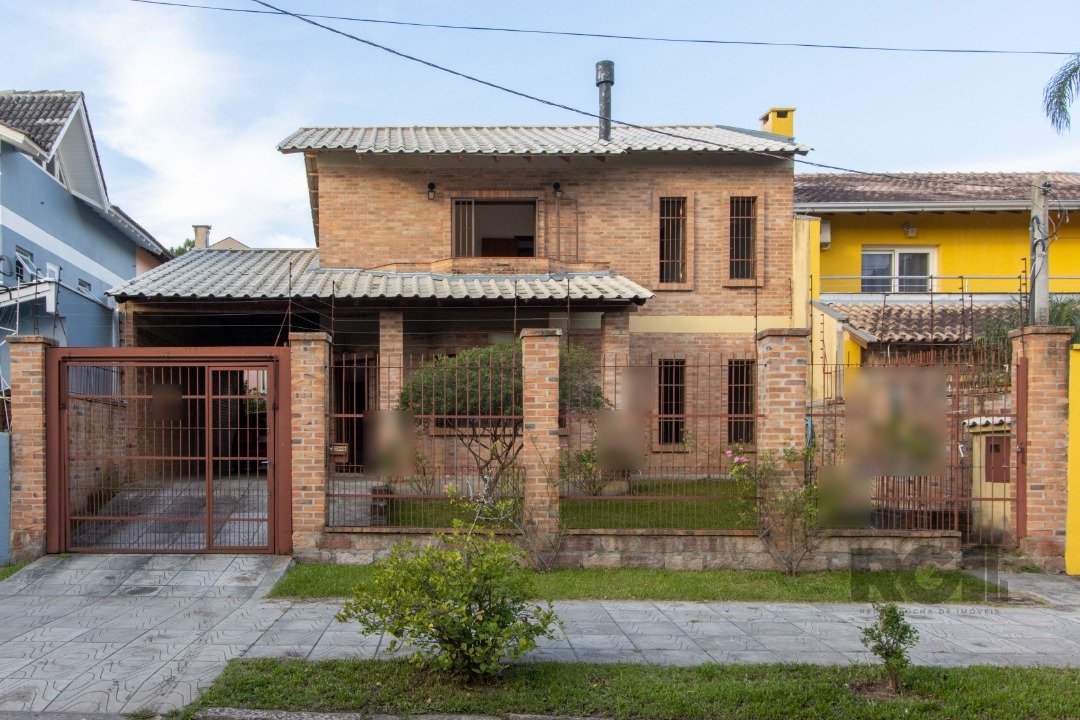 Casa com 267m², 4 dormitórios, 1 suíte, 4 vagas no bairro Ipanema em Porto Alegre para Comprar