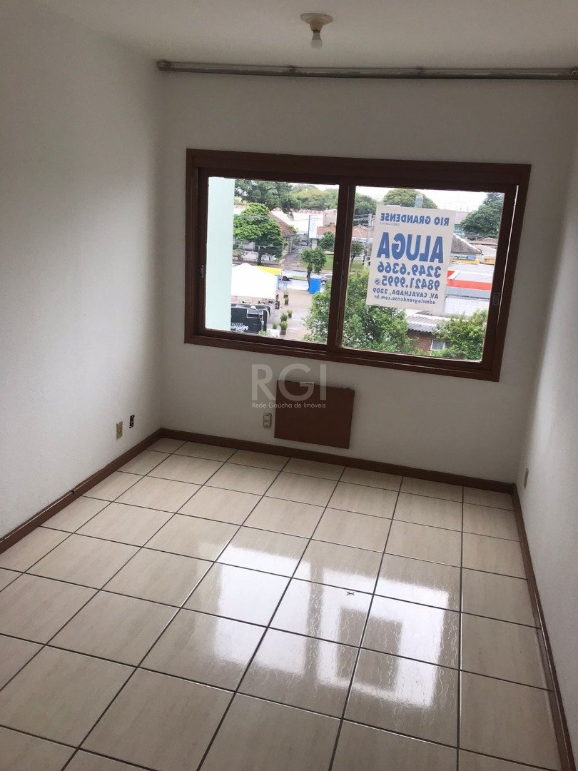 Apartamento à venda com 2 quartos, 62m² - Foto 2