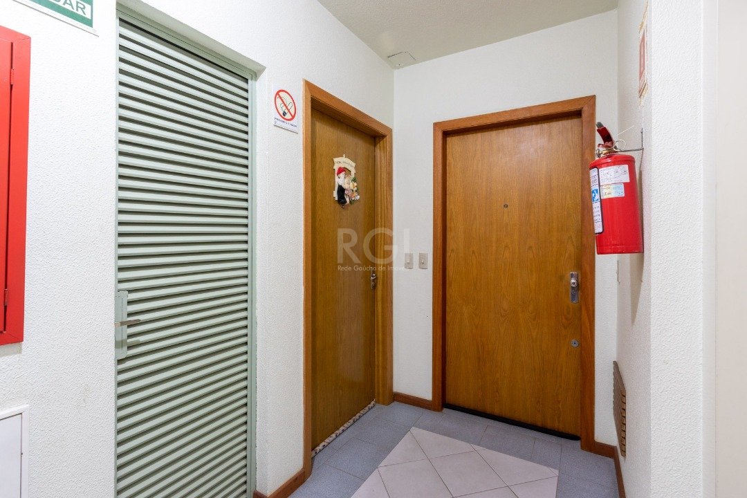 Apartamento à venda com 3 quartos, 83m² - Foto 4