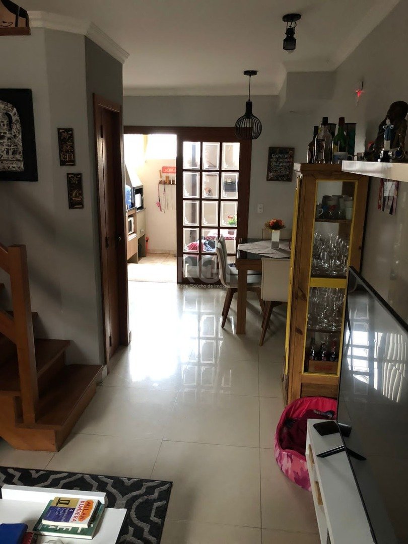 Casa Condominio com 93m², 3 dormitórios, 1 vaga no bairro Tristeza em Porto Alegre para Comprar