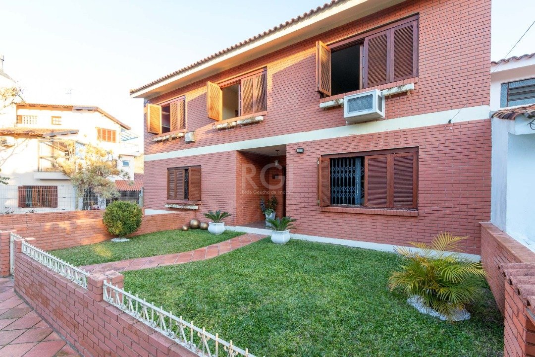 Casa de Condomínio à venda com 4 quartos, 371m² - Foto 2