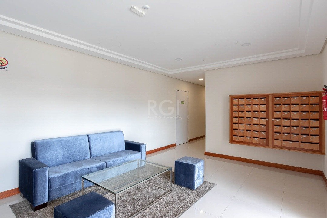 Apartamento à venda com 2 quartos, 61m² - Foto 2