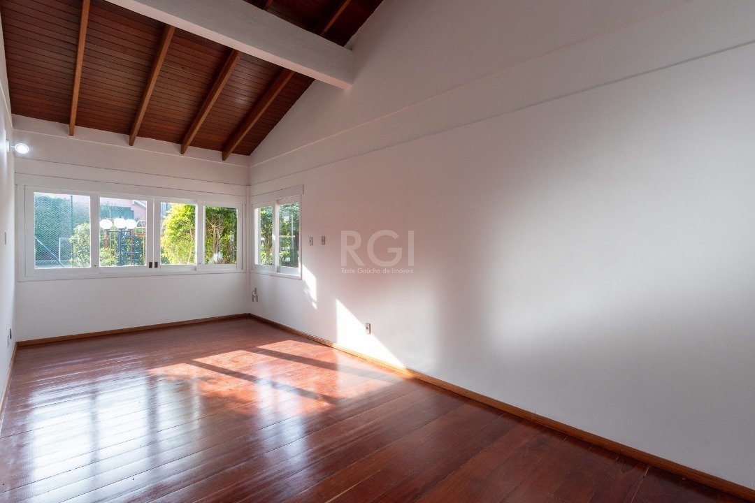 Casa de Condomínio à venda com 3 quartos, 216m² - Foto 9