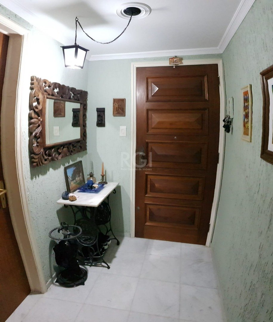 Apartamento com 80m², 2 dormitórios no bairro Menino Deus em Porto Alegre para Comprar