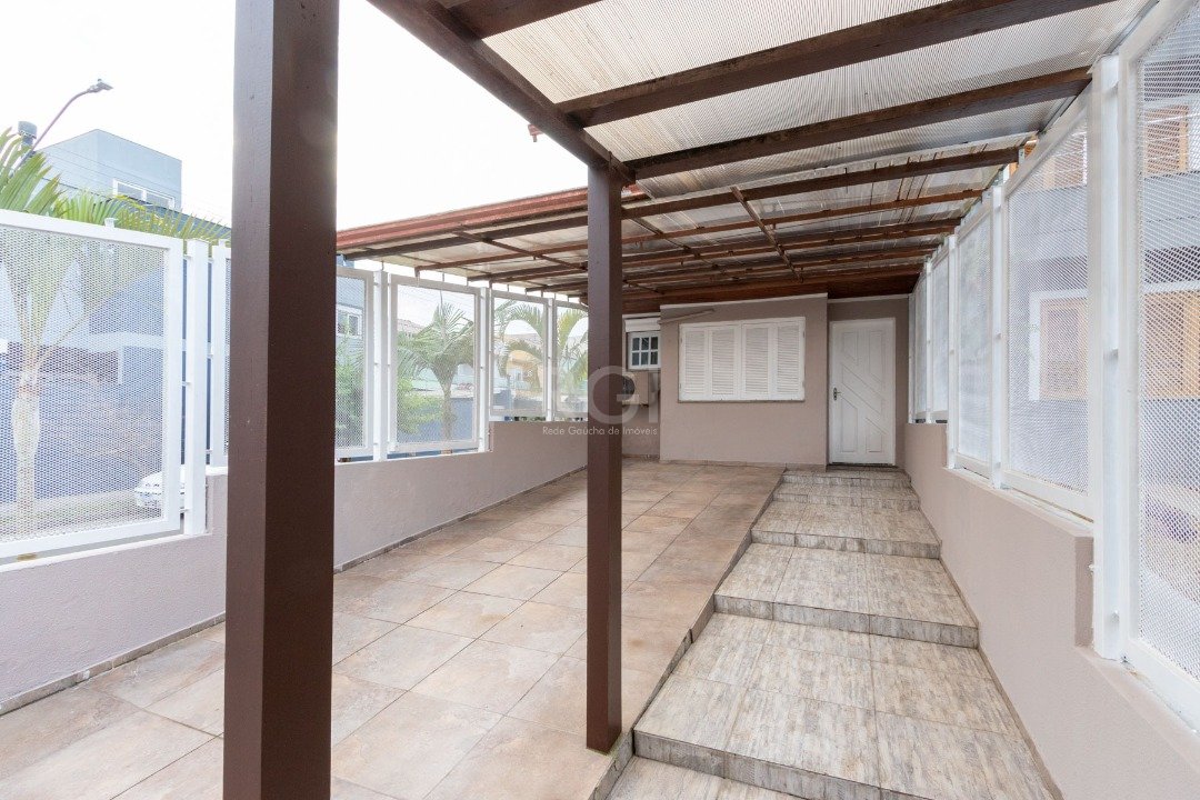 Casa à venda com 3 quartos, 114m² - Foto 2