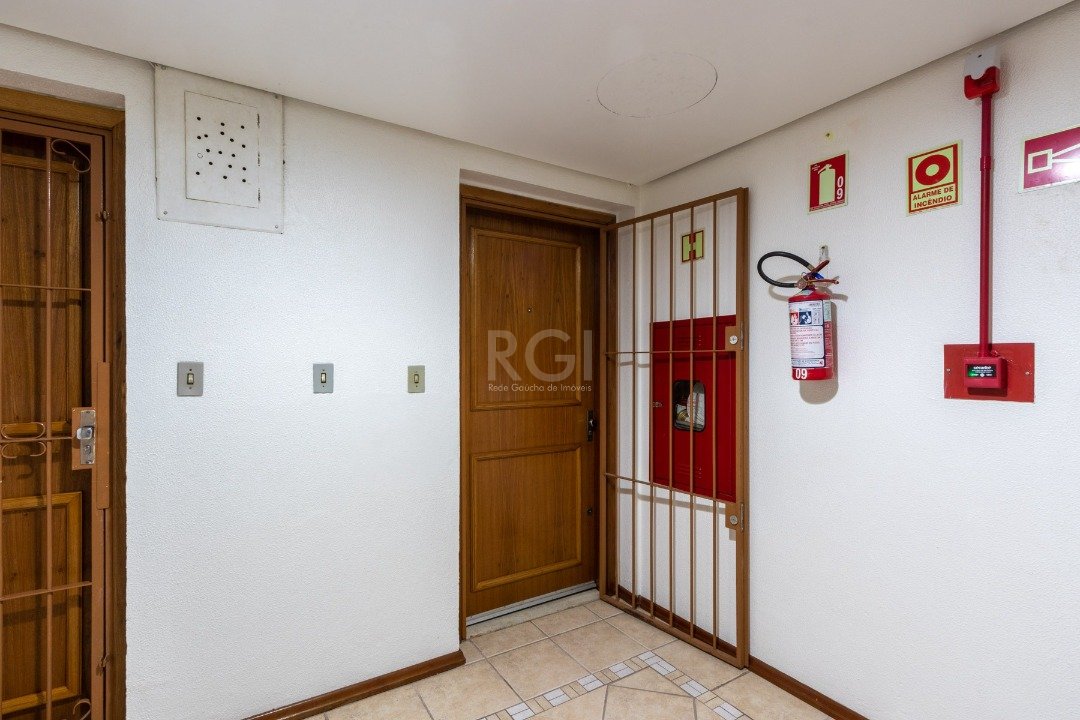 Apartamento à venda com 2 quartos, 60m² - Foto 4