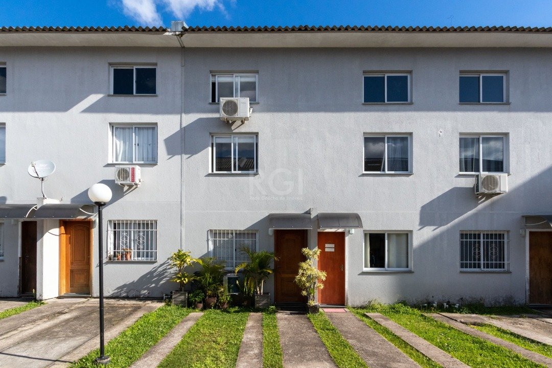 Casa Condominio com 100m², 3 dormitórios, 1 suíte, 1 vaga no bairro Hípica em Porto Alegre para Comprar